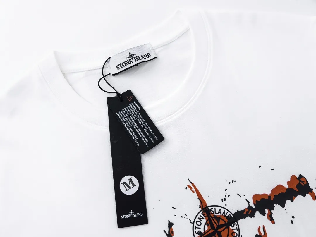 W651#P110💰 [Stone lsland/Stone Island summer new rust compass front and back printed pattern short-sleeved T-shirt] ⚠️[Original creation, high control of details] - Made of 260 grams of combed cotton, 32 count double yarn, soft and comfortable to the touch, sweat-absorbent and breathable. - Simple, basic and versatile style, original quality, the first choice for couples. - Made in a large factory, four needles and five threads on the shoulder, neat alignment, high quality workmanship. - Same style for men and women. Very versatile, one piece for everyone, details are clearly visible. Color: Black White Size: M L